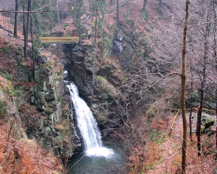 Wodospad Wilczki|w Masywie Śnieżnika
