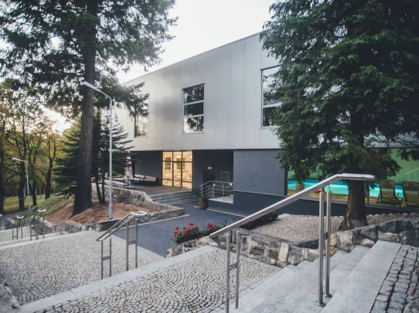 Hotel Trojan|#C49D65